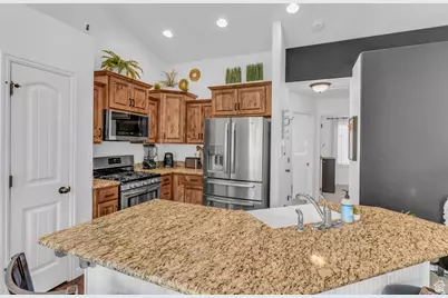3497 S Osprey Trl, Saratoga Springs, UT 84045 - Photo 11