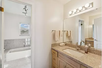 2382 Summerwood Dr, Layton, UT 84040 - Photo 29