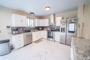 1430 E 8685 S, Sandy, UT 84093 - Photo 9