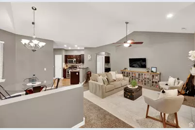 967 S Courtyard Ln E, Centerville, UT 84014 - Photo 5