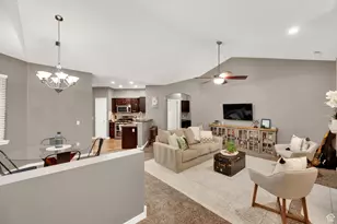 967 S Courtyard Ln E, Centerville, UT 84014 - Photo 5