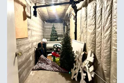 142 N 300 W, Vernal, UT 84078 - Photo 21