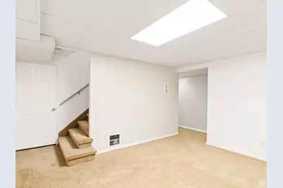 718 E 200 S, Bountiful, UT 84010 - Photo 19