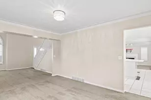 718 E 200 S, Bountiful, UT 84010 - Photo 9