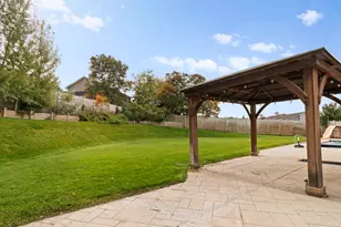 718 E 200 S, Bountiful, UT 84010 - Photo 25