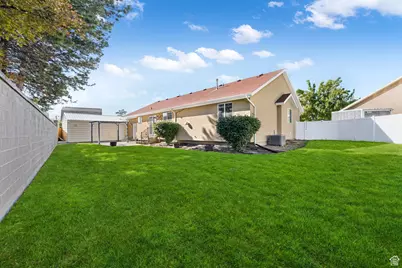 24 W Malstrom Ct, Murray, UT 84107 - Photo 3