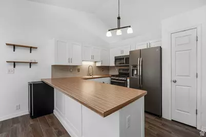 24 W Malstrom Ct, Murray, UT 84107 - Photo 5