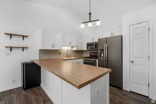 24 W Malstrom Ct, Murray, UT 84107 - Photo 5