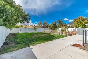 10896 S Poplar Brook Pl, South Jordan, UT 84009 - Photo 9