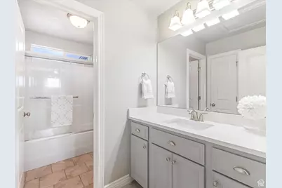1606 W 200 N, Layton, UT 84041 - Photo 17