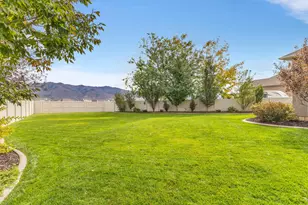 1606 W 200 N, Layton, UT 84041 - Photo 25