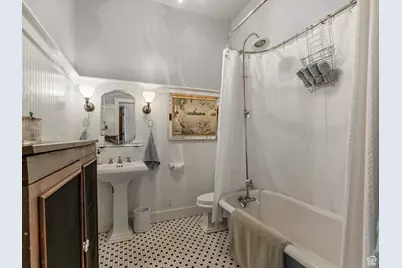 252 N 400 E, Centerville, UT 84014 - Photo 59