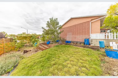 1447 E 2700 N, Layton, UT 84040 - Photo 35