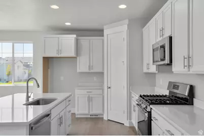 6754 N Desert Crk, Eagle Mountain, UT 84005 - Photo 13