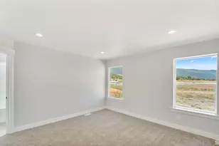 896 E 100 S, Mount Pleasant, UT 84647 - Photo 3