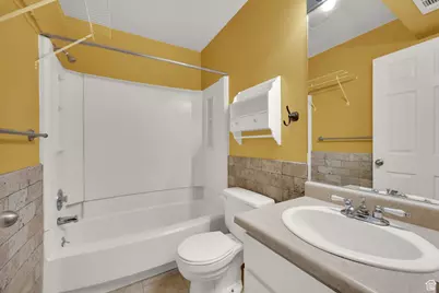 1801 W 7600 S #C201, West Jordan, UT 84084 - Photo 9