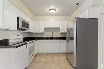 947 Canyon Rd S #15, Ogden, UT 84404 - Photo 9