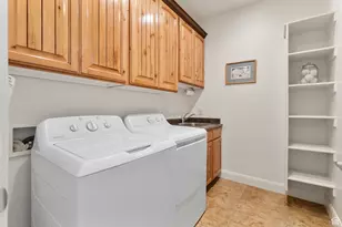 993 N Las Entradas Dr, Washington, UT 84780 - Photo 17