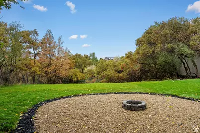 747 Woodridge Dr, Layton, UT 84040 - Photo 9