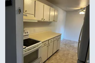 1860 W 500 St N #C-15, Salt Lake City, UT 84116 - Photo 5