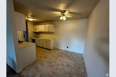 1860 W 500 St N #C-15, Salt Lake City, UT 84116 - Photo 3