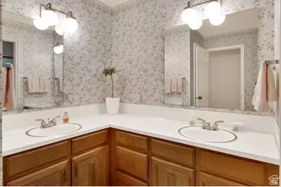 4612 N Bristol Cir. E, Provo, UT 84604 - Photo 31