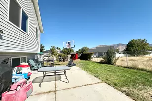 1046 N Cedarwood Blvd N, Tooele, UT 84074 - Photo 19
