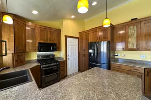 1046 N Cedarwood Blvd N, Tooele, UT 84074 - Photo 5