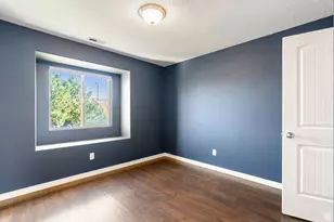 7069 W Cottage Point Dr, West Jordan, UT 84081 - Photo 11