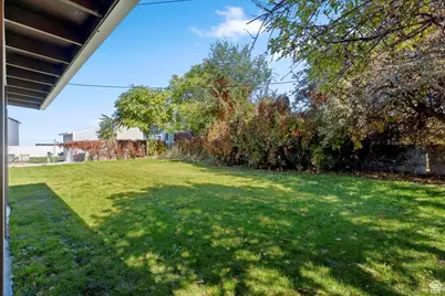 698 N Brook Ave E, Tooele, UT 84074 - Photo 29