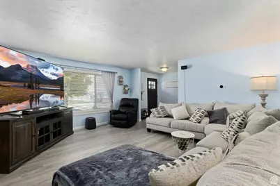 698 N Brook Ave E, Tooele, UT 84074 - Photo 5