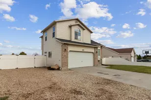 6401 S High Bluff Dr, West Valley, UT 84118 - Photo 3
