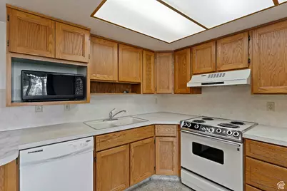 3652 W 4625 S, Roy, UT 84067 - Photo 9