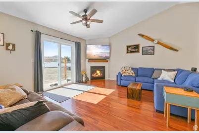 856 Rodeo Dr, Grantsville, UT 84029 - Photo 9