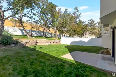 1137 E Parkstone Dr, Draper, UT 84020 - Photo 3