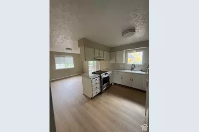 1404 E 8685 S, Sandy, UT 84093 - Photo 3