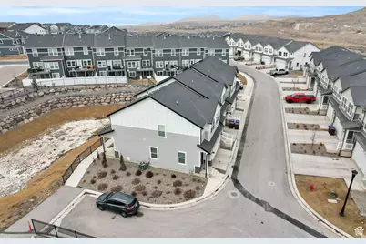 4536 E Hurstbourne Dr, Eagle Mountain, UT 84005 - Photo 17