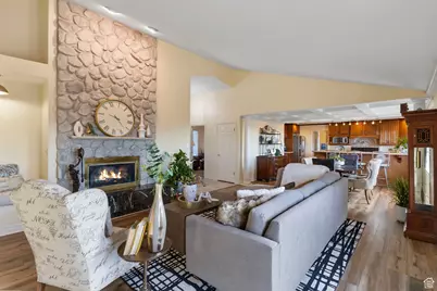 683 Hillside Oak Cir, North Salt Lake, UT 84054 - Photo 5