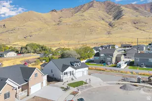 8674 N Halloran Ct, Lake Point, UT 84074 - Photo 27