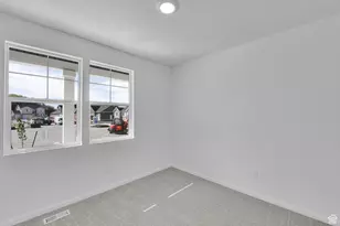 8674 N Halloran Ct, Lake Point, UT 84074 - Photo 13