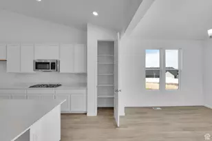 8674 N Halloran Ct, Lake Point, UT 84074 - Photo 7