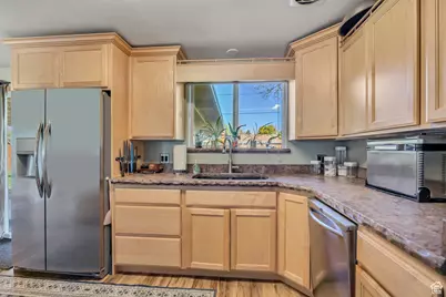 1393 E Galaxie Dr, Sandy, UT 84093 - Photo 7