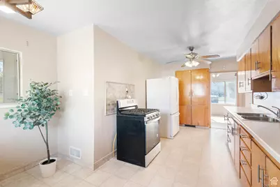 264 W International Ave, Tooele, UT 84074 - Photo 17