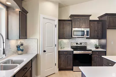 4756 S 4300 W, Roy, UT 84067 - Photo 5