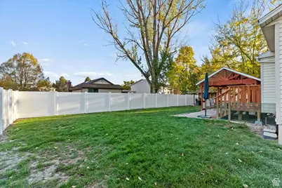 818 E Creekside Dr S, Layton, UT 84041 - Photo 25