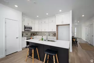 234 W Waterstone Circle, Murray, UT 84107 - Photo 9