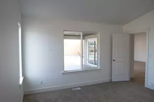 2296 E Marigold Dr, Eagle Mountain, UT 84005 - Photo 17