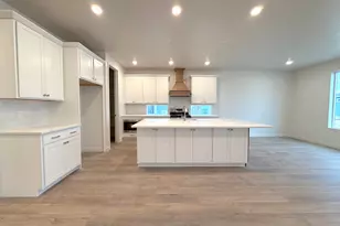 3009 N Lone Pine St, Eagle Mountain, UT 84005 - Photo 3