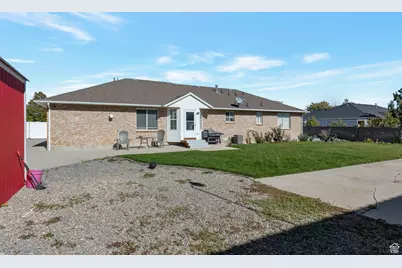 2439 W Bridle Oak Dr, South Jordan, UT 84095 - Photo 39