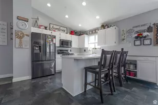 2439 W Bridle Oak Dr, South Jordan, UT 84095 - Photo 15